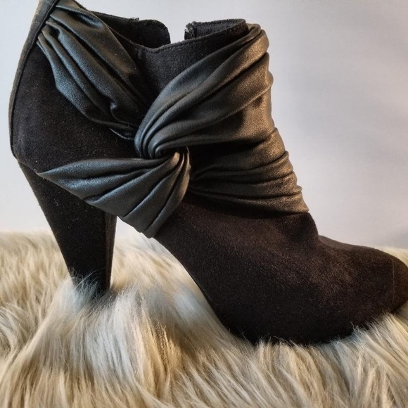 Fioni Shoes - 🇺🇸Fioni Black Swirl Bootie